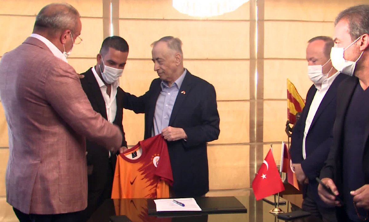 arda-turan-mustafa-cengiz-iha1_11752406.jpg