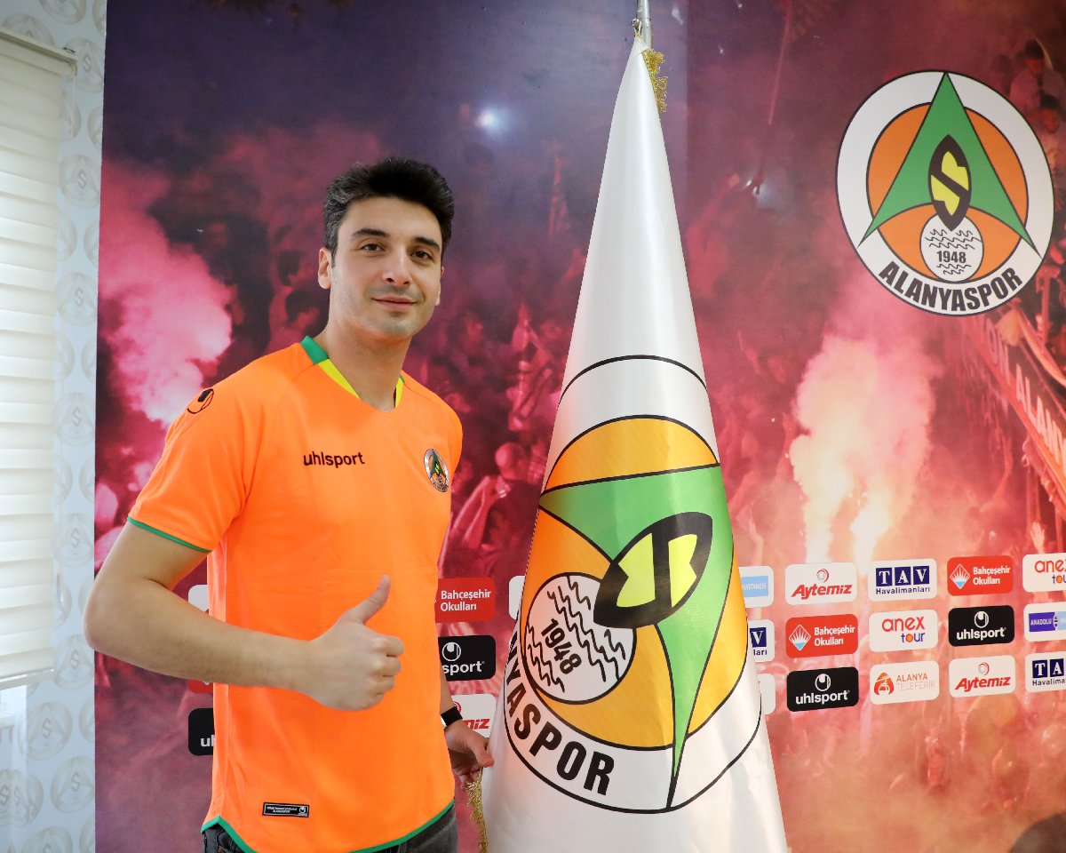 cenk-gonen1_10509470.jpg