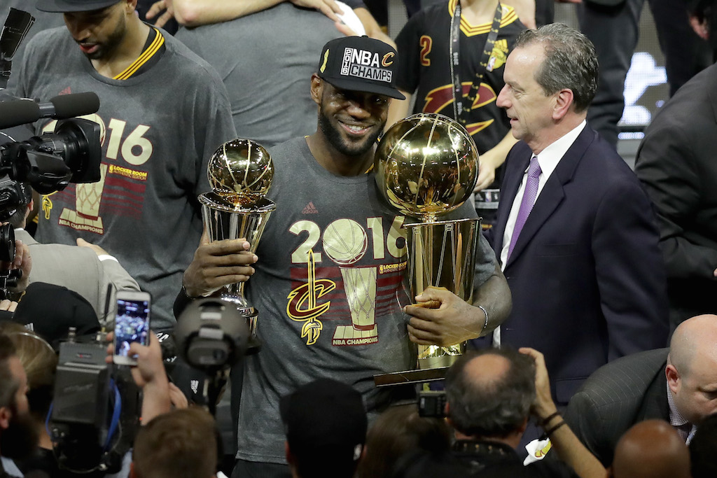 LeBron-James-Ronald-Martinez-Getty-Images-2.jpg